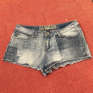 Rewash Women's size 11 W34L2 rise 9” Faded Blue patchwork Jean Shorts